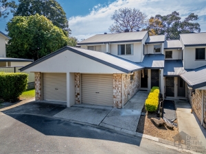 Low Maintenance 2-Bedroom Stunner – Modern Townhouse in Bustling Goodna