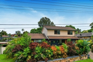 Spacious 5-Bedroom Home on Large Block in Prime Location – A Must-See!