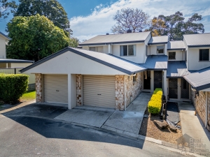 Low Maintenance 2-Bedroom Stunner – Modern Townhouse in Bustling Goodna