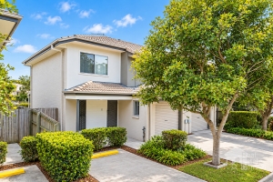 A Place to Call Home!! Comfort, Convenience & Easy Living**Aircon* 3 Bed**